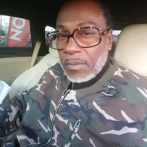 Meet your Posher, Larry